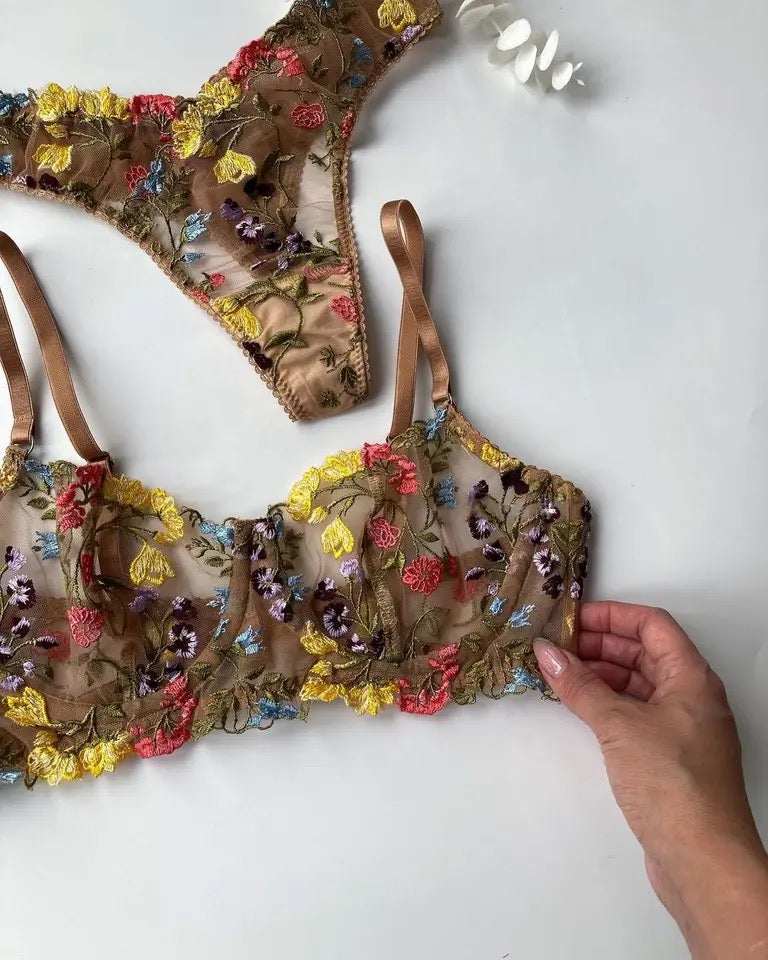 Floral lingerie set