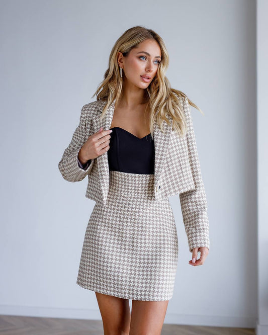 Two-Piece Tweed Set – Cropped Jacket & Mini Skirt