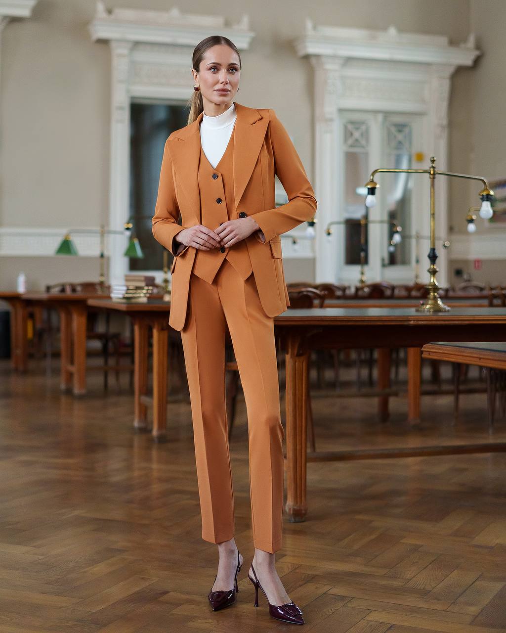 Three-Piece Tailored Suit – Blazer, Vest & Trousers