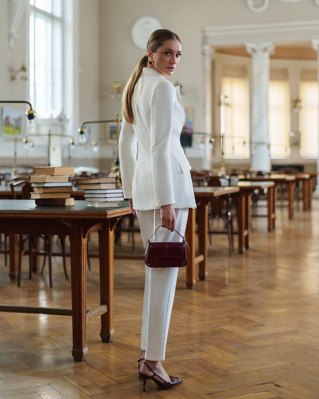 Three-Piece Tailored Suit – Blazer, Vest & Trousers