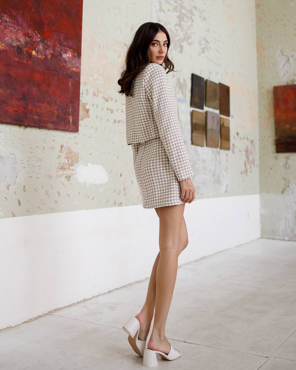 Two-Piece Tweed Set – Cropped Jacket & Mini Skirt