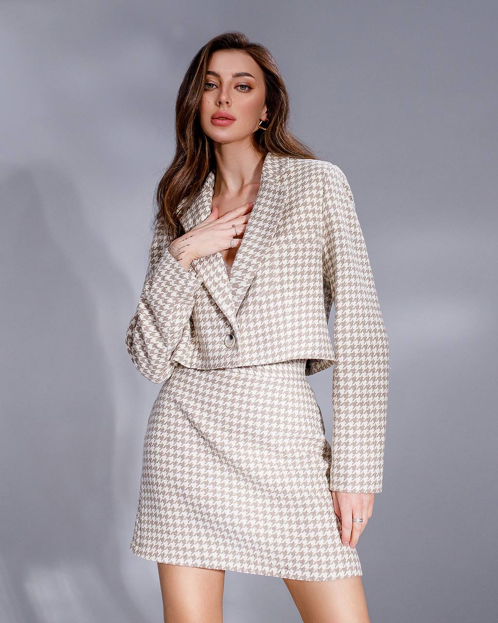 Two-Piece Tweed Set – Cropped Jacket & Mini Skirt