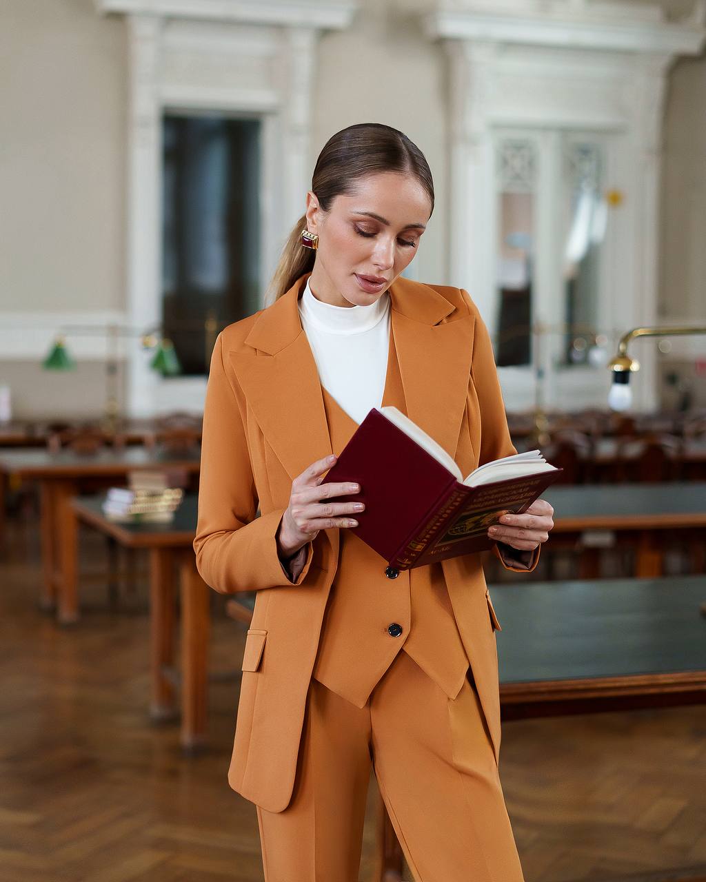 Three-Piece Tailored Suit – Blazer, Vest & Trousers