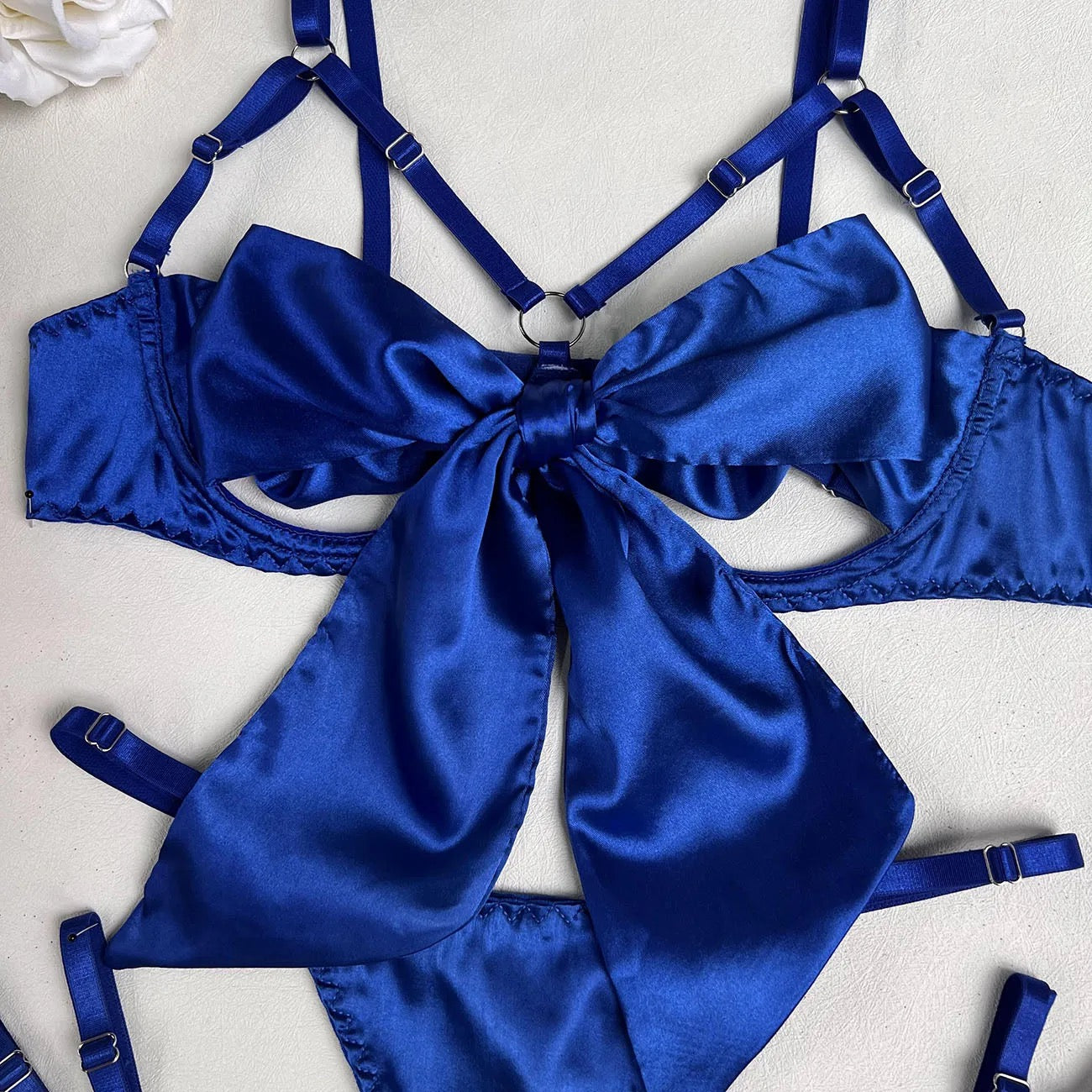 Sexy set bow