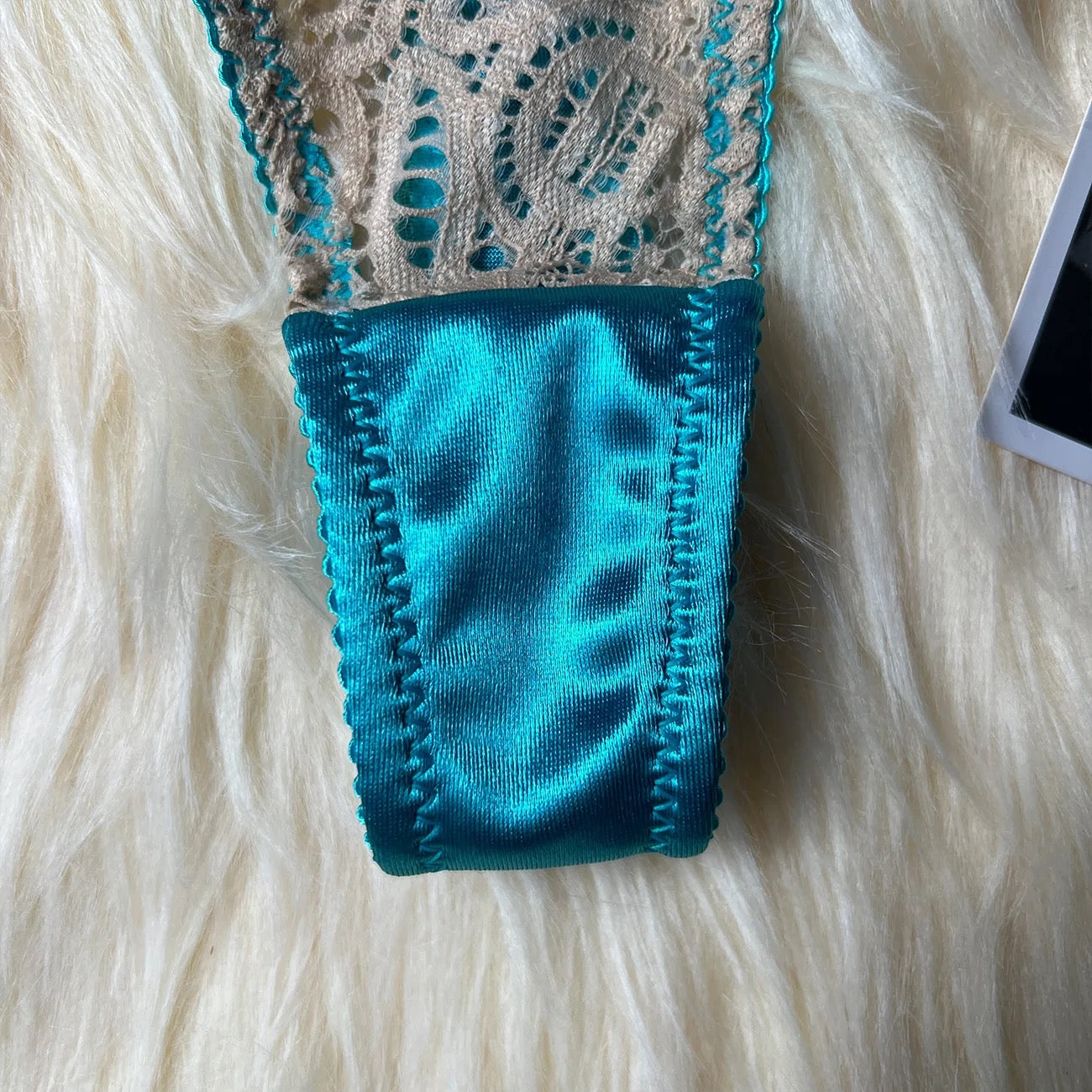 Embroidery lingerie set