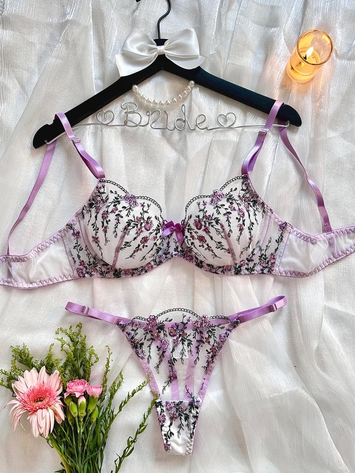 Floral lingerie set